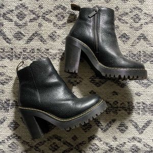 Dr. Marten Black Chelsea Boot